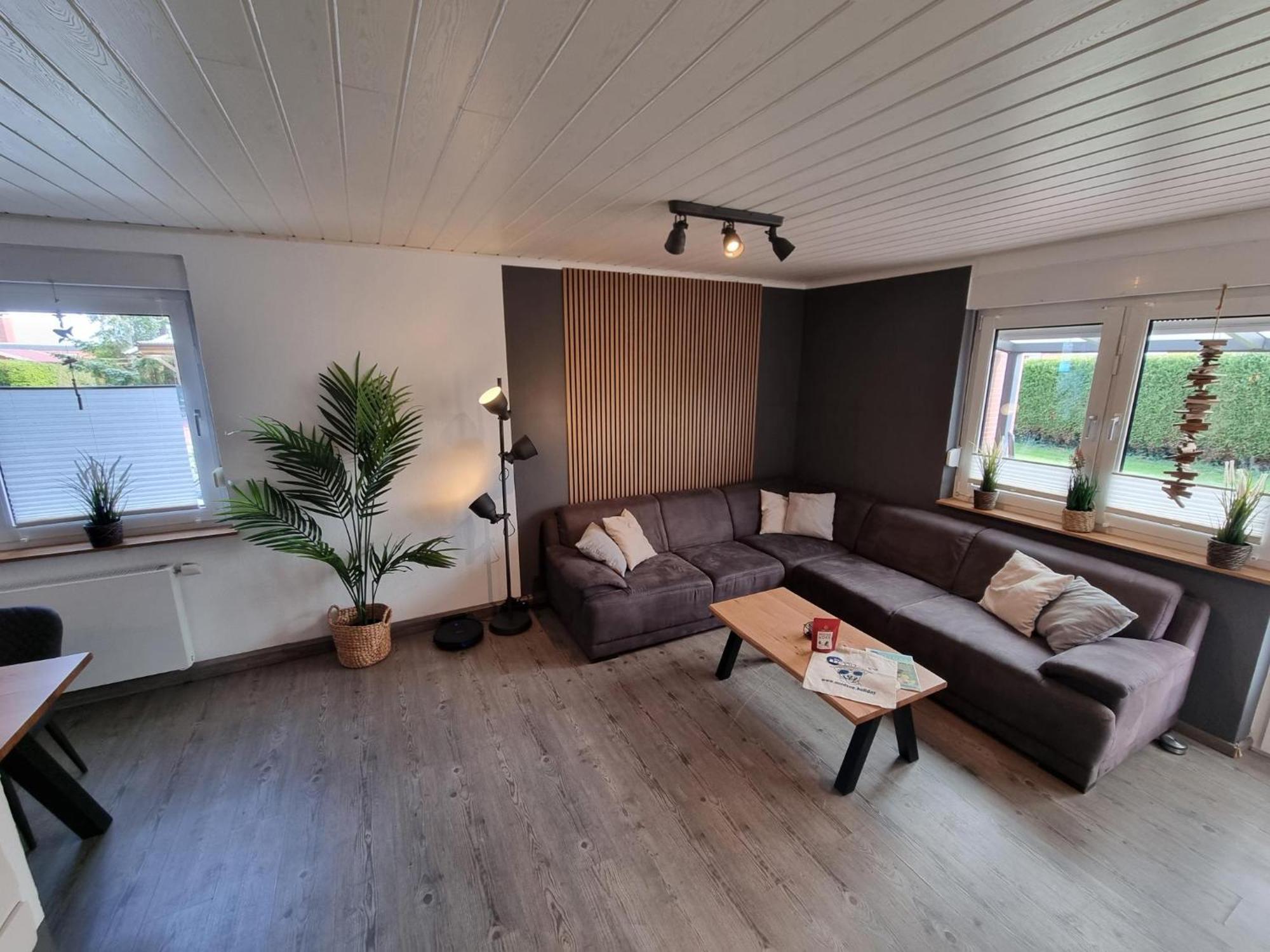 Ferienhaus Ohrenqualle ドルヌム エクステリア 写真